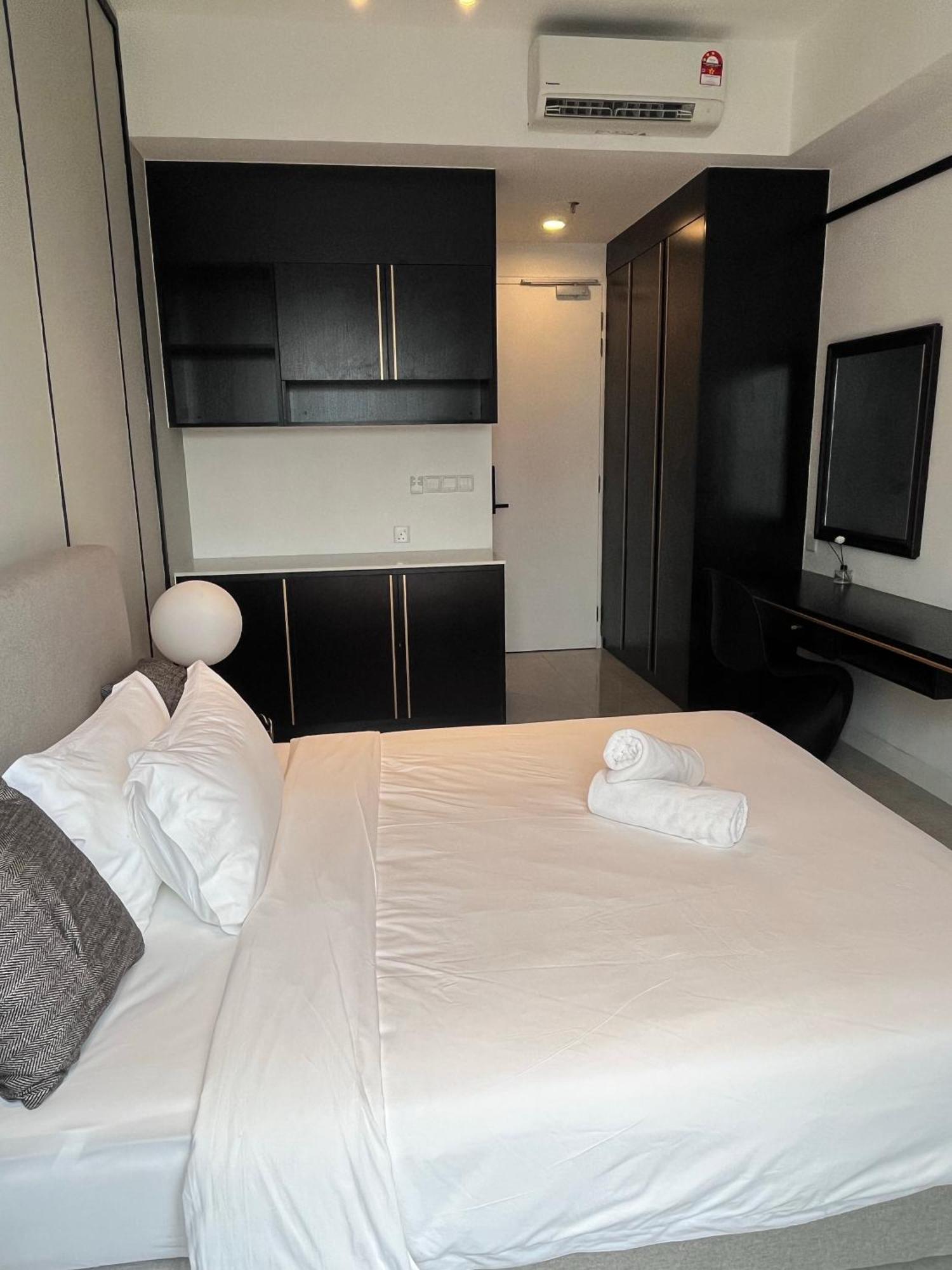 Axon Residence At Pavilion Klcc Kl Tower View By Kimiro 쿠알라룸푸르 외부 사진