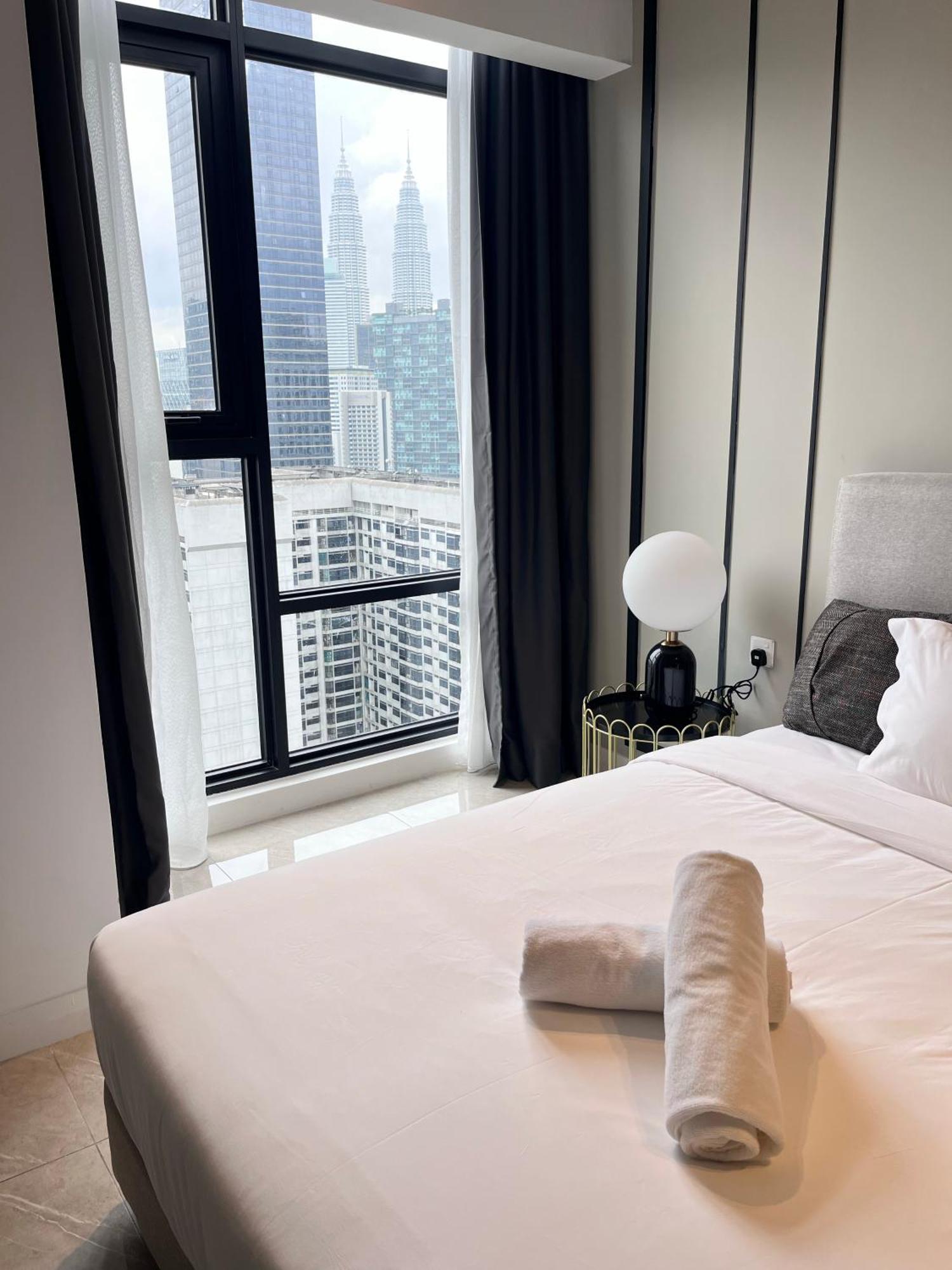 Axon Residence At Pavilion Klcc Kl Tower View By Kimiro 쿠알라룸푸르 외부 사진
